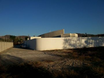 CASA EN VENTA EN JIUTEPEC, EN UN NIVEL DENTRO DE PRIVADA, CON 5 HABITACIONES, JARDÍN Y ALBERCA