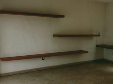 CASA EN VENTA EN JIUTEPEC, EN UN NIVEL DENTRO DE PRIVADA, CON 5 HABITACIONES, JARDÍN Y ALBERCA