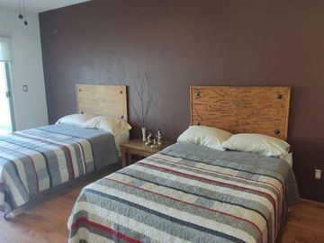 CASA EN VENTA EN JIUTEPEC, EN UN NIVEL DENTRO DE PRIVADA, CON 5 HABITACIONES, JARDÍN Y ALBERCA