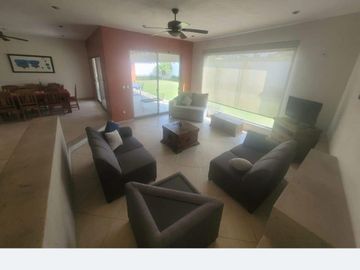 CASA EN VENTA EN JIUTEPEC, EN UN NIVEL DENTRO DE PRIVADA, CON 5 HABITACIONES, JARDÍN Y ALBERCA