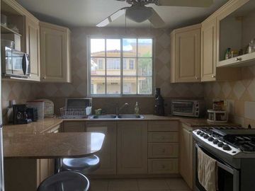 VENTA DE CASA  EN CONDADO DEL REY RESIDENCIAL DORADO SPRING 177M2 JP