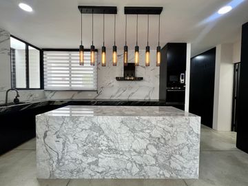 Casa en Venta Amueblada de 4 Recámaras en Privada Residencial en Sitpach Yucatán