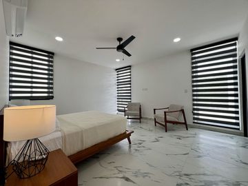 Casa en Venta Amueblada de 4 Recámaras en Privada Residencial en Sitpach Yucatán
