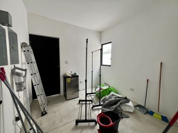 Casa en Venta Amueblada de 4 Recámaras en Privada Residencial en Sitpach Yucatán