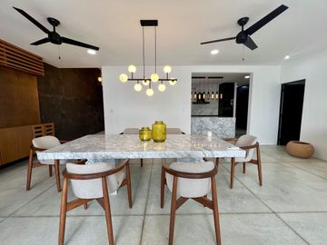 Casa en Venta Amueblada de 4 Recámaras en Privada Residencial en Sitpach Yucatán