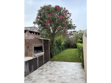 VENTA TRIPLEX -GAS NATURAL- IMPECABLE!!