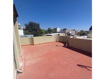 CASA UBICADISIMA EN GODOY CRUZ