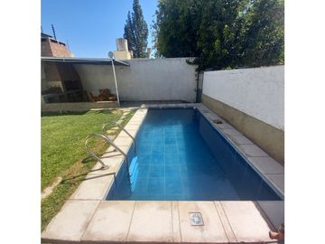 CASA UBICADISIMA EN GODOY CRUZ