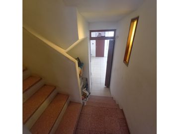 CASA UBICADISIMA EN GODOY CRUZ