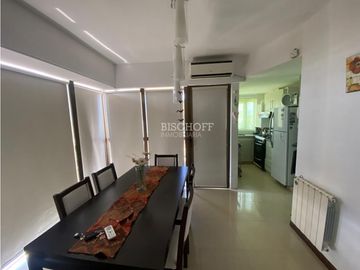 DEPARTAMENTO DE 2 AMBIENTES CON ESTACIONAMIENTO Y BAULERA