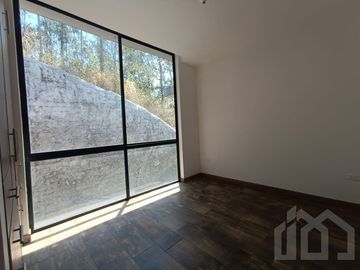 SE VENDE CASA POR ESTRENAR EN LA ARMENIA