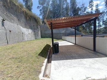 SE VENDE CASA POR ESTRENAR EN LA ARMENIA
