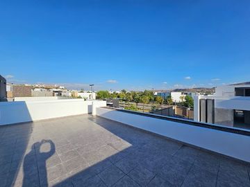 CASA EN VENTA EN LOMAS DE ANGELOPOLIS