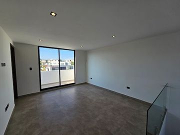 CASA EN VENTA EN LOMAS DE ANGELOPOLIS
