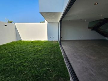 CASA EN VENTA EN LOMAS DE ANGELOPOLIS