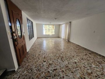 CASA RESIDENCIAL EN VENTA EN PRADOS AGUA AZUL