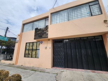 CASA RESIDENCIAL EN VENTA EN PRADOS AGUA AZUL