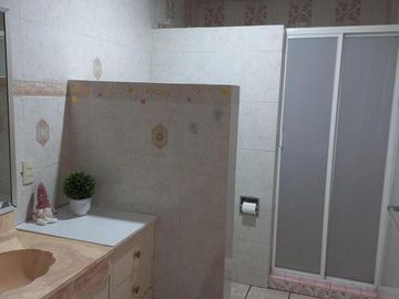 CASA EN VENTA EN CUERNAVACA, TLALTENANGO, EN UN NIVEL.  USO DE SUELO: CUA