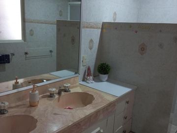 CASA EN VENTA EN CUERNAVACA, TLALTENANGO, EN UN NIVEL.  USO DE SUELO: CUA