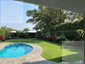 CASA EN VENTA EN CUERNAVACA, TLALTENANGO, EN UN NIVEL.  USO DE SUELO: CUA