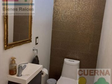 CASA EN VENTA EN CUERNAVACA, TLALTENANGO, EN UN NIVEL.  USO DE SUELO: CUA