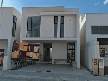 CASA EN VENTA  SANTUARIA