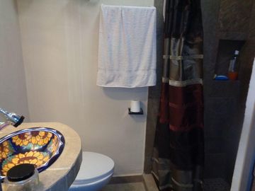 Casa en venta con habitacion en planta baja en Reforma, Cuernavaca
