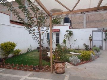 Casa en venta con habitacion en planta baja en Reforma, Cuernavaca