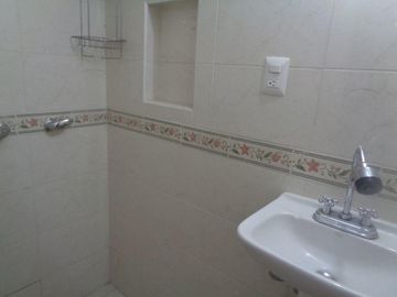 Casa en venta con habitacion en planta baja en Reforma, Cuernavaca