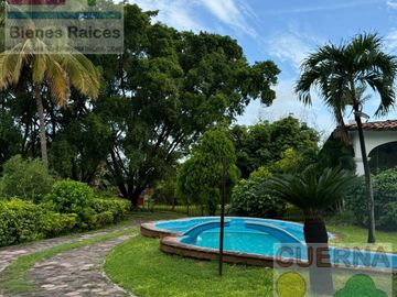 TERRENO EN VENTA EN XOCHITEPEC A UNOS MINUTOS DEL TEC DE MONTERREY, IDEAL PARA HOTEL, DESARROLLADOR, ASILO, CLINICA, JARDÍN DE EVENTOS, RANCHO