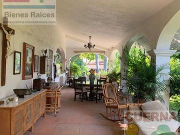 TERRENO EN VENTA EN XOCHITEPEC A UNOS MINUTOS DEL TEC DE MONTERREY, IDEAL PARA HOTEL, DESARROLLADOR, ASILO, CLINICA, JARDÍN DE EVENTOS, RANCHO