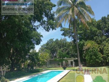 TERRENO EN VENTA EN XOCHITEPEC A UNOS MINUTOS DEL TEC DE MONTERREY, IDEAL PARA HOTEL, DESARROLLADOR, ASILO, CLINICA, JARDÍN DE EVENTOS, RANCHO