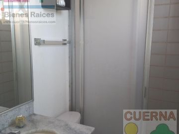 CASA EN VENTA ATRAS DE SUMIYA, ¡OPORTUNIDAD!, CON 3 HABITACIONES EN PLANTA BAJA, CANCHAS DE TENIS, ALBERCA Y VIGILANCIA