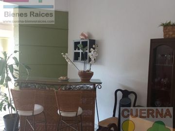 CASA EN VENTA ATRAS DE SUMIYA, ¡OPORTUNIDAD!, CON 3 HABITACIONES EN PLANTA BAJA, CANCHAS DE TENIS, ALBERCA Y VIGILANCIA