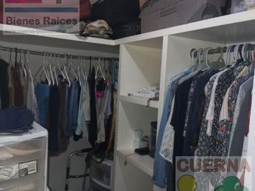 CASA EN VENTA ATRAS DE SUMIYA, ¡OPORTUNIDAD!, CON 3 HABITACIONES EN PLANTA BAJA, CANCHAS DE TENIS, ALBERCA Y VIGILANCIA
