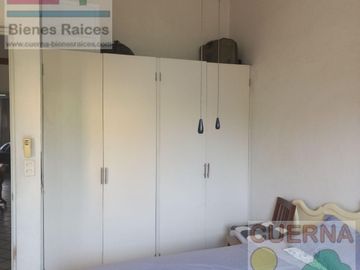 CASA EN VENTA ATRAS DE SUMIYA, ¡OPORTUNIDAD!, CON 3 HABITACIONES EN PLANTA BAJA, CANCHAS DE TENIS, ALBERCA Y VIGILANCIA