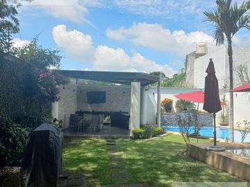 CASA EN VENTA Y RENTA  EN BURGOS BUGAMBILIA, 8 HABITACIONES