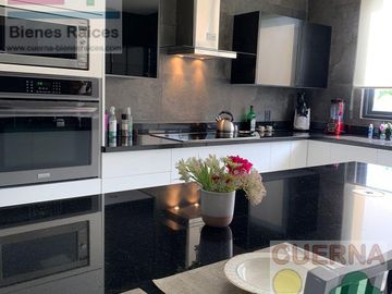 CASA EN VENTA Y RENTA  EN BURGOS BUGAMBILIA, 8 HABITACIONES