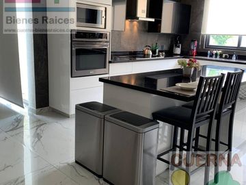 CASA EN VENTA Y RENTA  EN BURGOS BUGAMBILIA, 8 HABITACIONES
