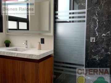 CASA EN VENTA Y RENTA  EN BURGOS BUGAMBILIA, 8 HABITACIONES