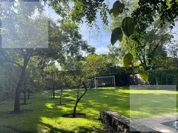 Casa en venta en exclusivo fraccionamiento con vigilancia, Cuernavaca