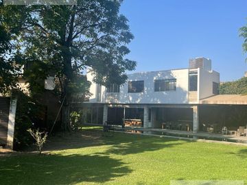 Casa en venta en exclusivo fraccionamiento con vigilancia, Cuernavaca
