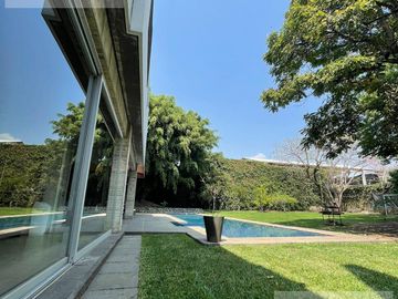 Casa en venta en exclusivo fraccionamiento con vigilancia, Cuernavaca