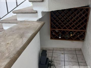 CASA EN VENTA EN BURGOS BUGAMBILIA CON ALBERCA CLIMATIZADA, HABITACIÓN EN PLANTA BAJA