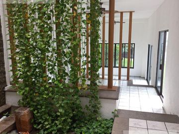 CASA EN VENTA EN BURGOS BUGAMBILIA CON ALBERCA CLIMATIZADA, HABITACIÓN EN PLANTA BAJA