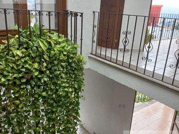 CASA EN VENTA EN BURGOS BUGAMBILIA CON ALBERCA CLIMATIZADA, HABITACIÓN EN PLANTA BAJA