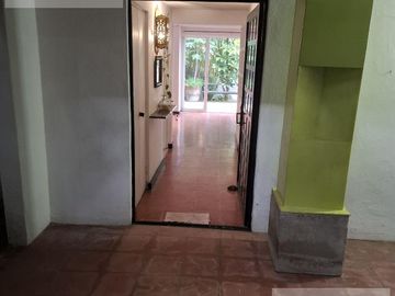 CASA EN VENTA EN JARDINES DE TLALTENANGO, UN NIVEL CON VIGILANCIA