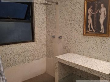 CASA EN VENTA EN JARDINES DE TLALTENANGO, UN NIVEL CON VIGILANCIA