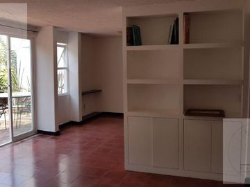 CASA EN VENTA EN JARDINES DE TLALTENANGO, UN NIVEL CON VIGILANCIA