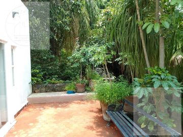 CASA EN VENTA EN JARDINES DE TLALTENANGO, UN NIVEL CON VIGILANCIA